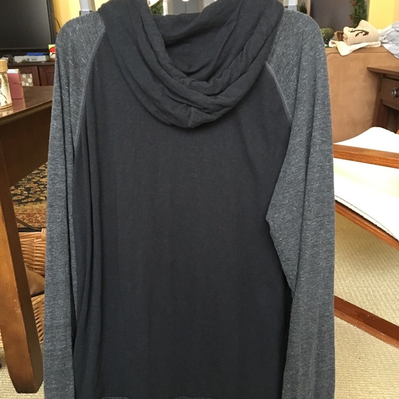 Mens lightweight sweatshirt/ hooded long sleeve - Picture 2 of 4